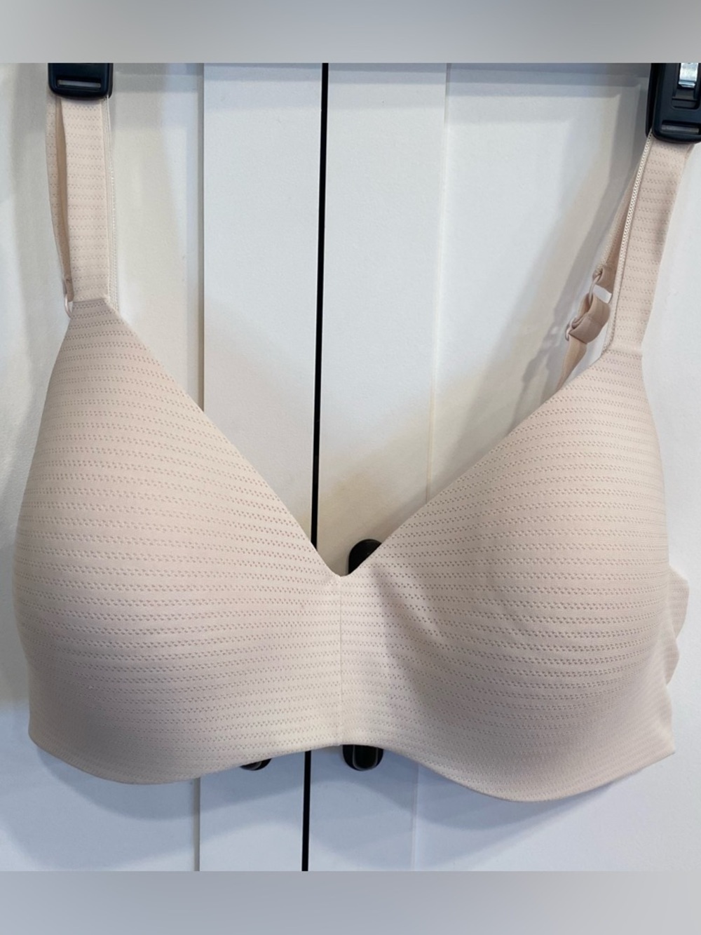 Hanes Soft Cup Bra 38D Light Padding Lining Wireless HU03/HP03